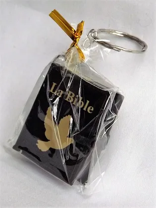 Porte-clé mini Bible avec l'évangile de Jean