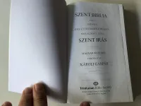 Hongrois, Bible brochée
