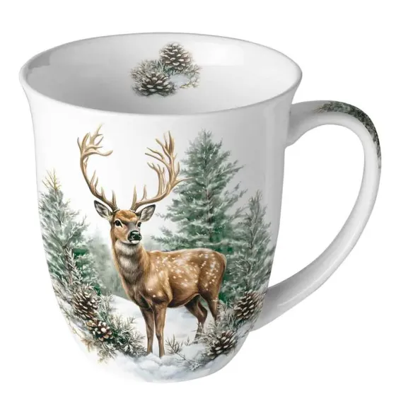 Tasse Cerf dans forêt ennrigée